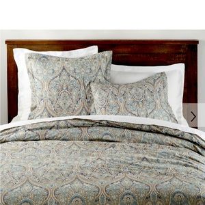 Pottery Barn- McKenna Paisley Queen cotton duvet and pillow shams